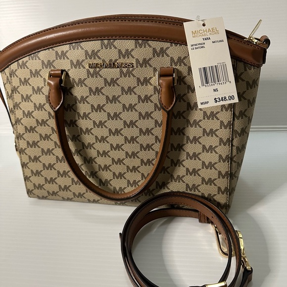 Michael Kors medium size hand bag - Picture 1 of 14